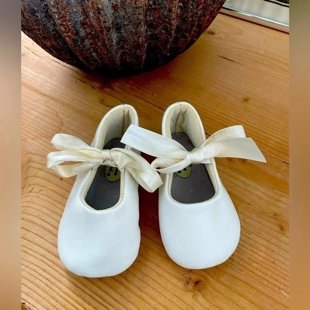 Baby Ballerina slippers shoes / leather / ties / Fotoshootings